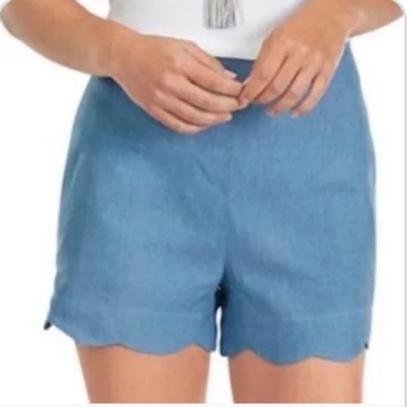EUC Mud Pie Scallop Shorts - Picture 1 of 8